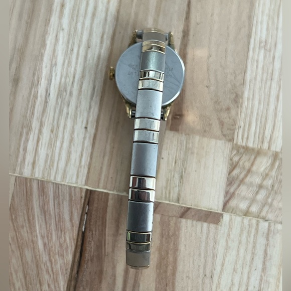 Timex Ladies Watch Vintage Two Tone Stretch Bracelet Gold Tone Dial - Picture 9 of 11